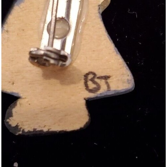 Small Sunbonnet Sue Lapel Pin Brooch Hand-made OOAK Initialed BT - Picture 4 of 7